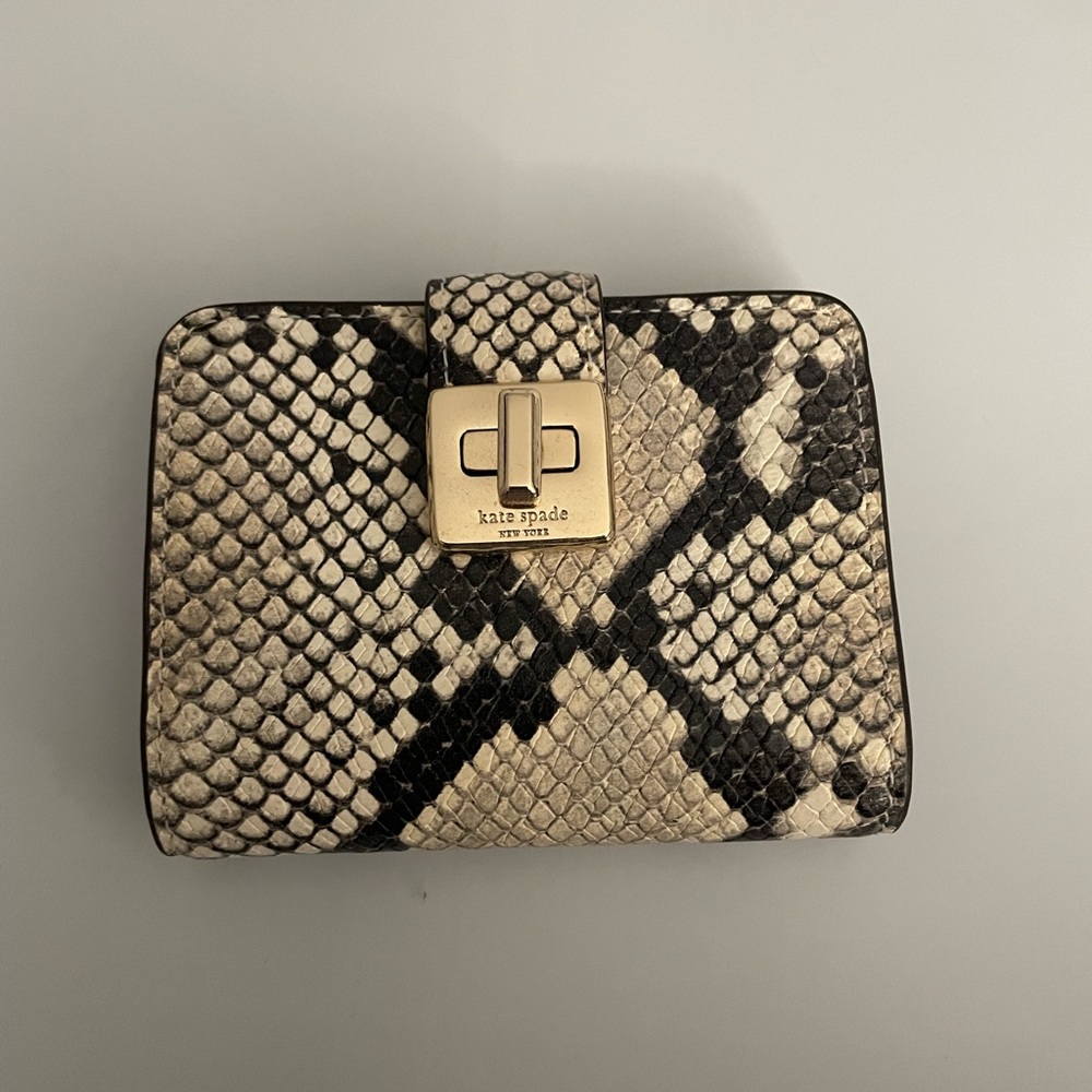 Kate Spade ♠️ Tiramisu Mousse Multi Phoebe Snake 🐍 Embossed Small Card Holder